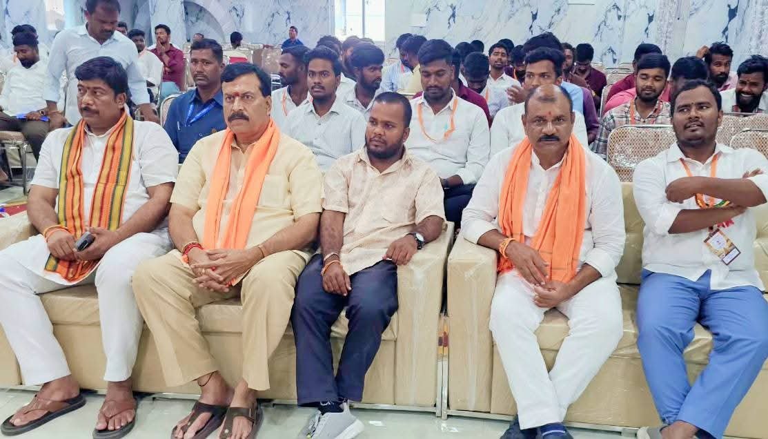 ReddySudhakar21's tweet photo. It is an immense pleasure to attend the Telangana ABVP State Executive Committee Convention at Khammam, under the leadership of Dr. @RavulaKrishnai1, ABVP Telangana State President, along with Shri Nelluri Koteswara Rao, BJP Khammam District President, Shri Nunna Ravikumar, Shri Rambabu, Shri Bhanothu Srikanth, BJP ST Morcha leader and dedicated ABVP Karyakartas.

@ABVPVoice  one of the largest student organisations, has been inspiring generations through Seva, Kramashikshana and Leadership, with Nation Building as its paramount goal.

It is inspiring to see the next generation of Bharat growing with a strong patriotic spirit. Under the visionary leadership of Hon’ble Prime Minister Shri Narendra Modi ji, as the nation marches towards a Viksit Bharat, our youth are embracing the same spirit of Nation First. 🇮🇳

#ABVP #NationFirst #ViksitBharat #Seva #Kramashikshana #Leadership
@RSSorg @blsanthosh