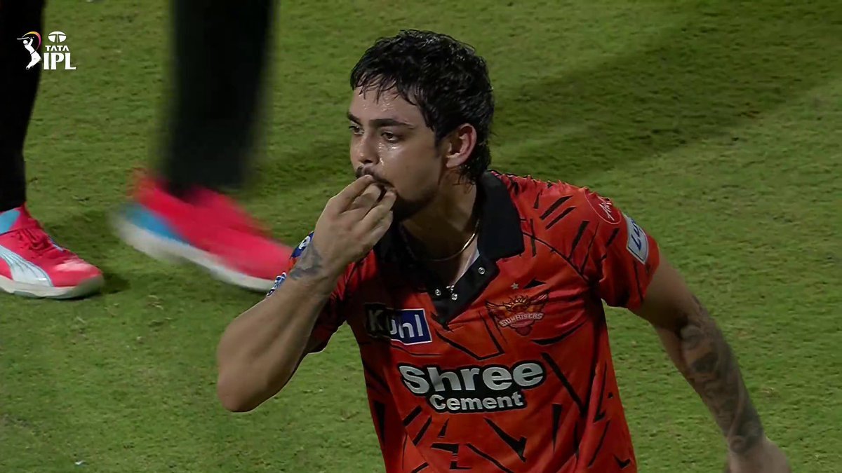 HARSHAV14128138's tweet photo. Century in Chepauk https://t.co/2SkEod1sb1
