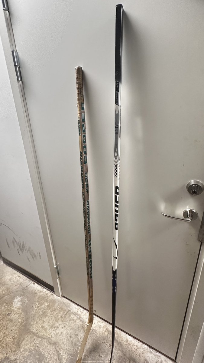 HedhJohan's tweet photo. Kolla intresset för å sälja 2 Hv ikoners klubbor 1 från laine och en från Keskinen ge mig ett bud om intresse finns 😃 https://t.co/bv0aJPAGC3