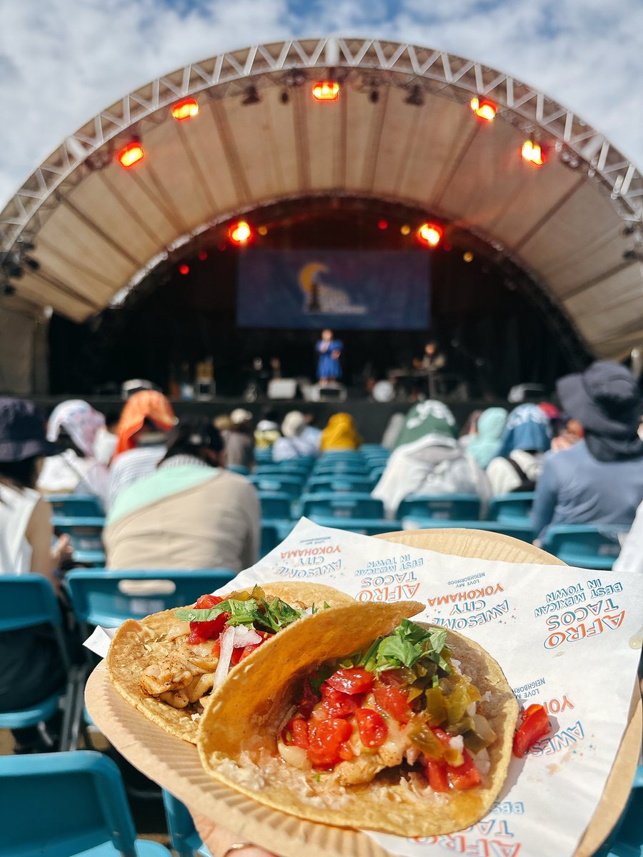 ichiura's tweet photo. 初Slow LIVE 楽しかった〜
天候の問題も絶対あるだろけど、なんてったって空気感が最高最高🌮🍺🥘🍺🕊️

ビアリ目当てだったけど、名前知ってるだけだった大橋トリオさんがすっっごい良くて昨日から延々と聴いている　身体に馴染む https://t.co/px7LejrhN4