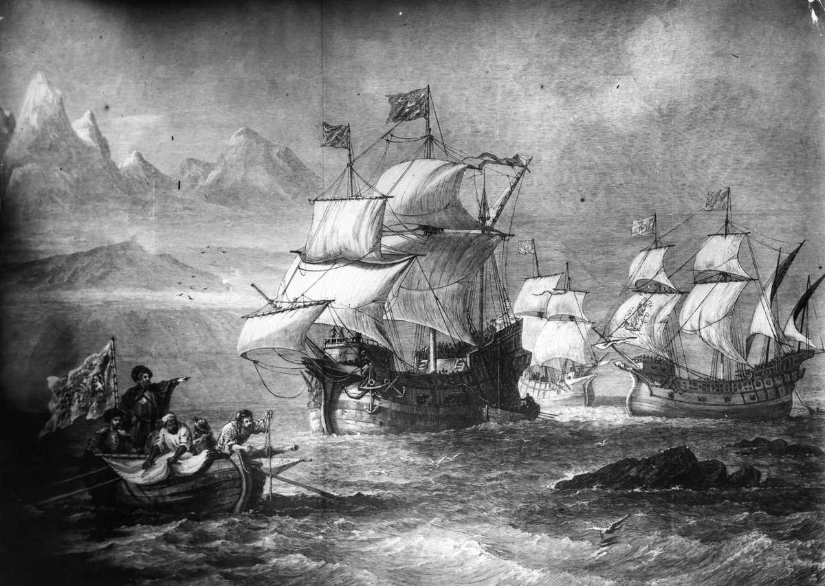 CeJourHistoire's tweet photo. Cinq navires et près de 270 hommes quittent l'Espagne. Trois ans plus tard, un seul bateau rentre au port, avec 18 hommes à son bord.

Entre les deux, ils ont réussi ce que personne n'avait jamais fait : le tour complet de la Terre.

En 1519, une flotte espagnole part chercher une route vers les îles aux épices en filant vers l'ouest. À sa tête, un capitaine portugais, Fernand de Magellan.

Le voyage tourne au cauchemar. Tempêtes, faim, scorbut, mutineries. Les hommes en viennent à manger le cuir des cordages et de la sciure de bois.

Magellan, lui, n'ira pas au bout. Il est tué en 1521 sur une île des Philippines, dans un combat qui ne le regardait pas.

C'est l'un de ses officiers, Juan Sebastián Elcano, qui reprend le commandement du dernier navire encore à flot, le Victoria, et décide de continuer vers l'ouest coûte que coûte.

Le 6 septembre 1522, le Victoria touche enfin l'Espagne. Sur les 270 hommes du départ, 18 seulement descendent à terre, épuisés, méconnaissables.

Ils rapportaient dans leurs cales 26 tonnes de clous de girofle. Cette seule cargaison, sur l'unique navire rescapé, a suffi à rembourser tout le voyage.

Ils rapportaient surtout une certitude que plus personne ne pourrait contester : on pouvait faire le tour de la Terre.

Aujourd'hui encore, le passage qu'ils ont forcé à la pointe de l'Amérique du Sud porte le nom de leur capitaine mort en route : le détroit de Magellan.