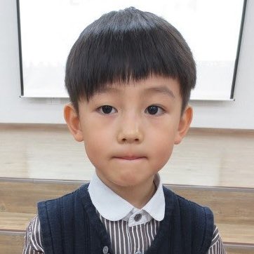 eomoesh's tweet photo. 어제태어남? https://t.co/92gL6GrScN