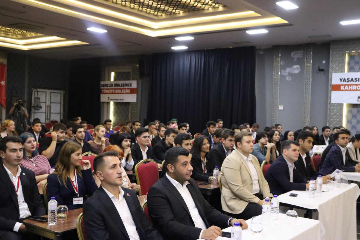genclikbirligi's tweet photo. ♦️Cumhuriyet Kadınları Derneği Genel Başkanı Sayın Prof. Dr. Tülin Oygür ve Hacettepe Üniversitesi Kamu Hukuku Bölümü Öğretim Üyesi Sayın Doç. Dr. Erdem İlker Mutlu, 7. Olağanüstü Genel Kongremizde konuşmalarını yaptı. https://t.co/x8V4XM66SU