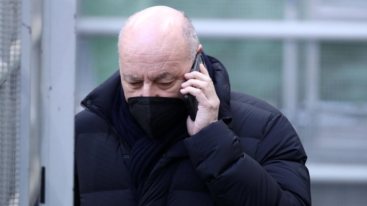 Oldboy_it's tweet photo. È cambiato il #designatore ma non è cambiato il telefono... #Sozza #Orsato #FIGC #AIA #SerieA #MarottaLeague #calcio #Italia #RubalaLadraInterRubala #calciopolinerazzura #truffatori #impuniti https://t.co/v9PNafw6uA