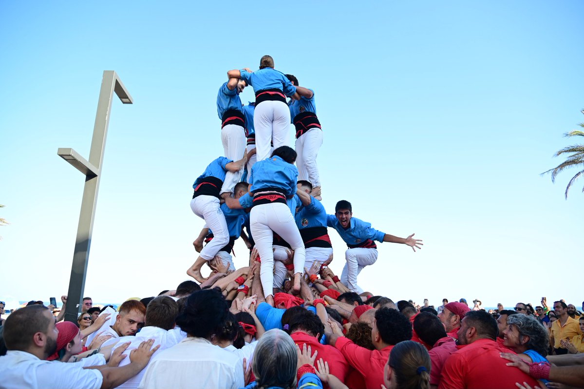 CastDelFoix's tweet photo. 🙌Arriba la 1a edició del Concurs Quarts Amunt!

🩵I et necessitem a plaça!

📅 19 de setembre
📍 C. Dr. Robert, la Bisbal del Penedès
⏰ 17.30h

✍️Tothom qui ompli el formulari serà afegit a una comunitat de Whatsapp amb tota la informació!

👉 https://t.co/NknF1sIOpA

#Castells https://t.co/Z8cTeyxFok