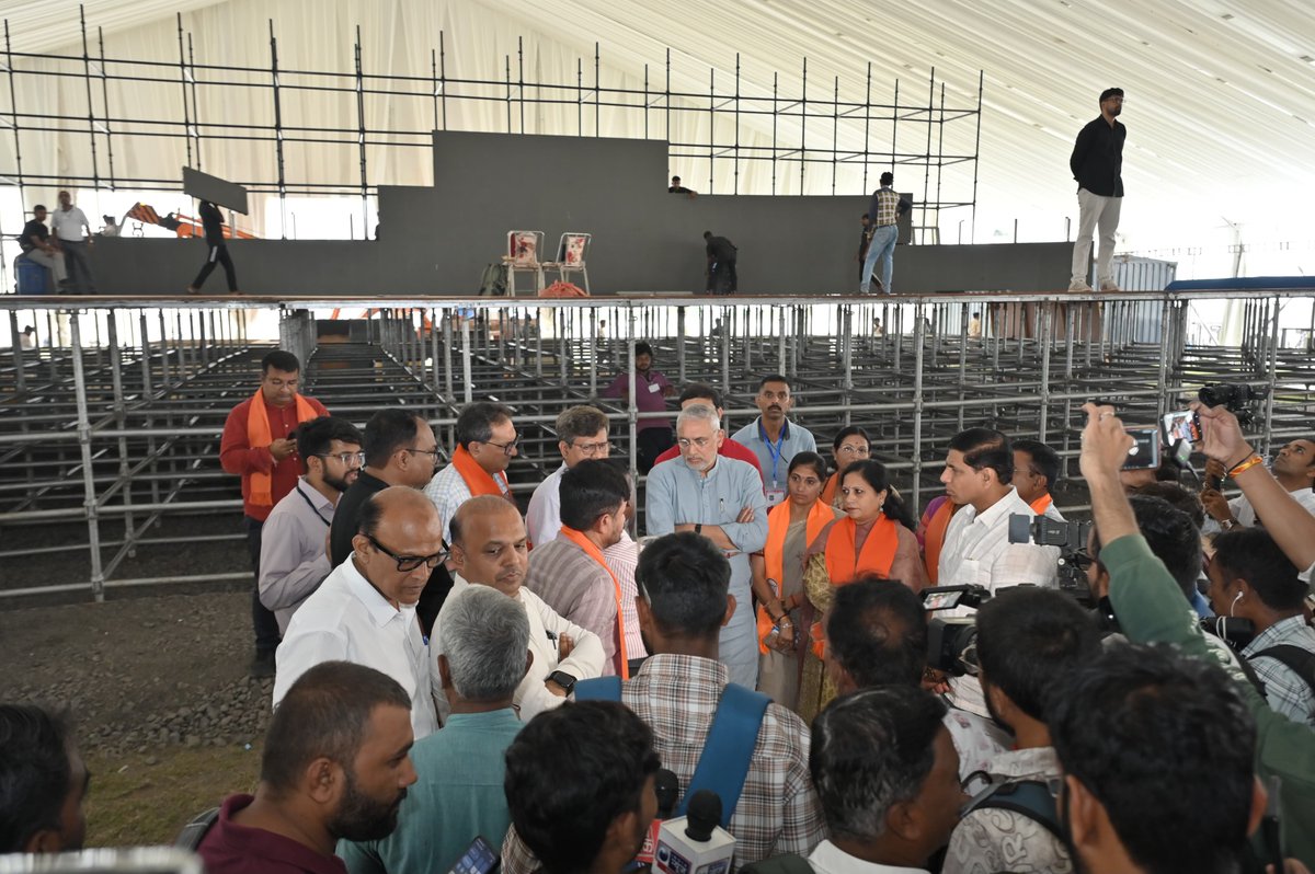 iJagdishBJP's tweet photo. આગામી 8 સપ્ટેમ્બરના રોજ વડોદરાના આંગણે માનનીય પ્રધાનમંત્રી શ્રી @narendramodi સાહેબના શુભહસ્તે વિવિધ વિકાસકાર્યોનું લોકાર્પણ અને ખાતમુહૂર્ત થવા જઈ રહ્યું છે.

આજે કાર્યક્રમ સ્થળની મુલાકાત લઈ તૈયારીઓ અને વ્યવસ્થાઓનું નિરીક્ષણ કર્યું. https://t.co/DUAwKvwnrc