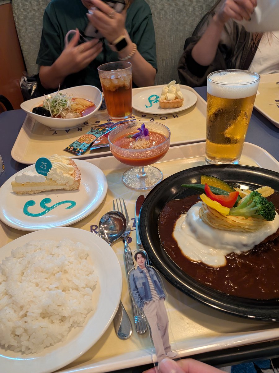 azm_c's tweet photo. 朝ごはんと昼ごはん https://t.co/0R0wAsNpHO
