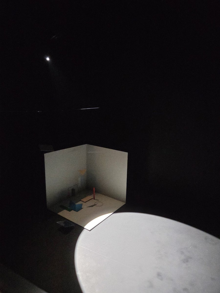 ronron795's tweet photo. 土曜日の展示会梯子からのナイトカフ��CHILLタイム https://t.co/UgLcdhHT1a