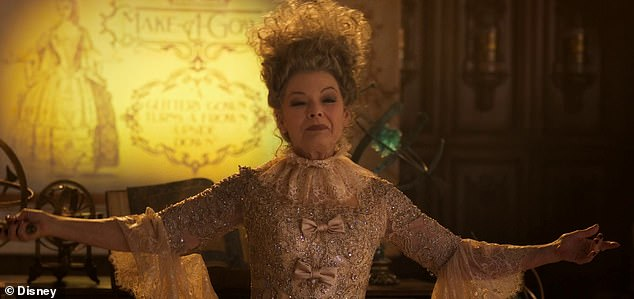 Disney_Wiki's tweet photo. Happy Birthday, Jane Curtin
For Disney, she portrayed The Evil Queen in Golden Anniversary of #SnowWhite and the Seven Dwarfs, Judge Claire Whittaker in #TheShaggyDog and Moira in #Godmothered.
She also voiced Queen Hippolyte in #Hercules and Mrs. Clemperer in #Recess. https://t.co/K6xRakyybe