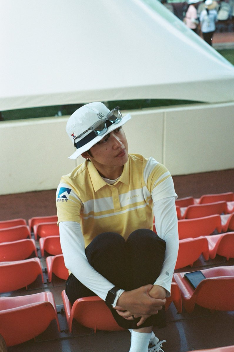charmedbysan's tweet photo. 간만에 필카 들고가서 현상을 했는데 멀쩡하게 나온게 별로 없네... 다음에 더 연마해서 갈게🥲 https://t.co/PKsGkXtyZT