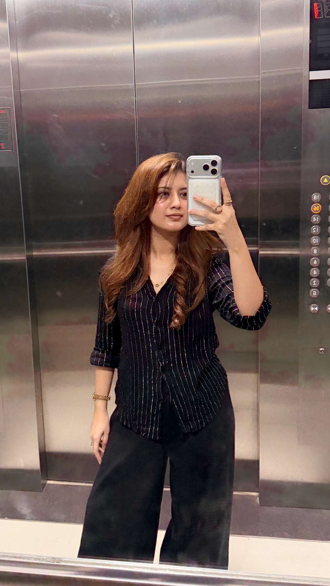 obviouslyarshu's tweet photo. Queen is ready to rock

ARISHFA KHAN BIGG BOSS ERA BEGINS 
#ArishfaInBB20 #ArishfaKhan #Arishfians #BB20 #BiggBoss20 https://t.co/WeAXZFVxfe
