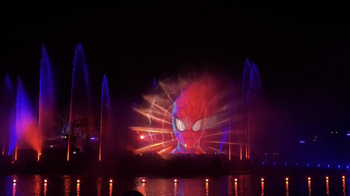 guilu's tweet photo. La semana pasada ha sido una pasada!! vacaciones en @DisneylandParis Súper héroes en Hotel New York - The Art of Marvel https://t.co/yzs0UugbSi