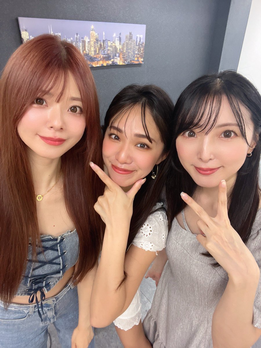 ayaview's tweet photo. 本日はstory撮影会ありがとうございました🎀
本日のモデル
羽瀬萌ちゃん、藤森マリナちゃん、受付で夕陽あや
実は飲めないノンアル3人でお送りしました🥂

足元の悪い中お越しくださりありがとうございます🥹 https://t.co/TCJeyV4h5r