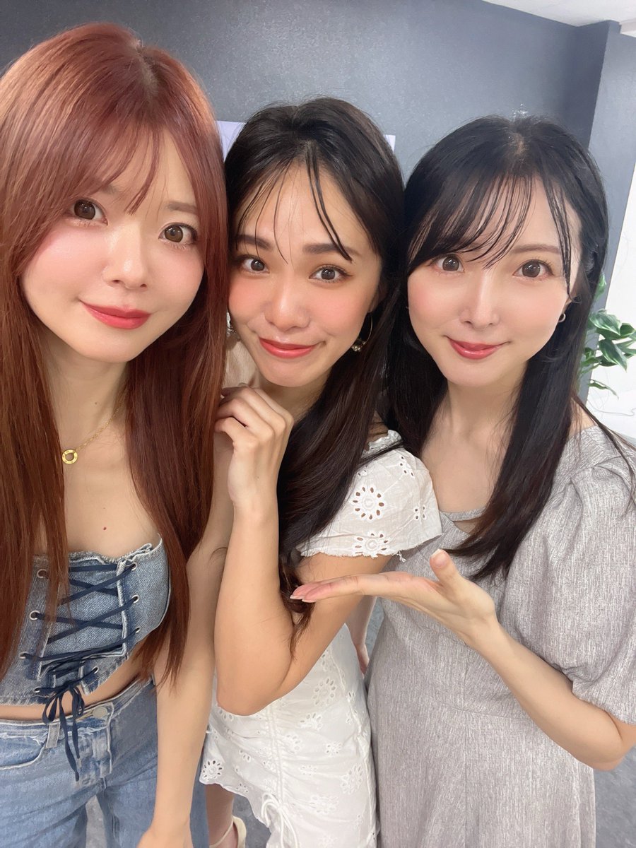 ayaview's tweet photo. 本日はstory撮影会ありがとうございました🎀
本日のモデル
羽瀬萌ちゃん、藤森マリナちゃん、受付で夕陽あや
実は飲めないノンアル3人でお送りしました🥂

足元の悪い中お越しくださりありがとうございます🥹 https://t.co/TCJeyV4h5r