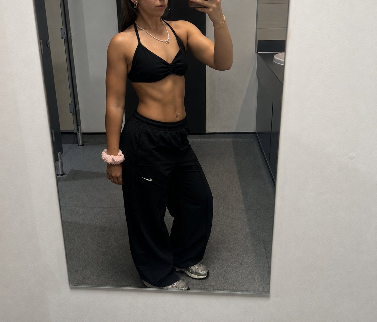 Angelskaterrxo's tweet photo. still looking for a bf. apply in my bio 👀 https://t.co/0qbnGDKofZ