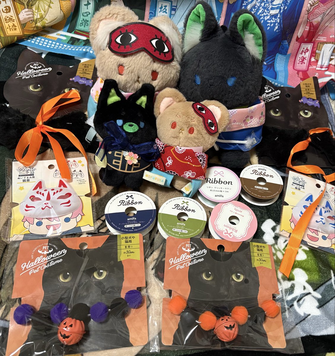 mayomayookihiji's tweet photo. お久しぶりです。今年も売ってたので買いました。ハロウィン🎃りぼんは再度3Zのモフフサちゃん達に新しく付ける予定です〜(*´˘`*)新選組羽織を作ろうとしましたが青の布が売ってなかった！( > <。)
 #もふ方さん達の日常 
 #モフフサ愛好会 https://t.co/68wv7IALmS