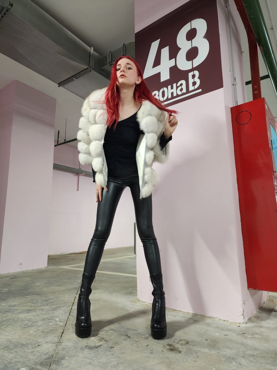 HEEl15_CM's tweet photo. Rose πΉπΉπΉ
#femdom #femdomprincess #bootfetish #highheels #goddess #heel15cm https://t.co/B0RvYwNSmN