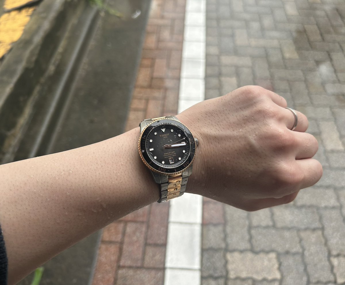 GJallhobby's tweet photo. 水も滴るいい時計 https://t.co/LUiNOy34NJ