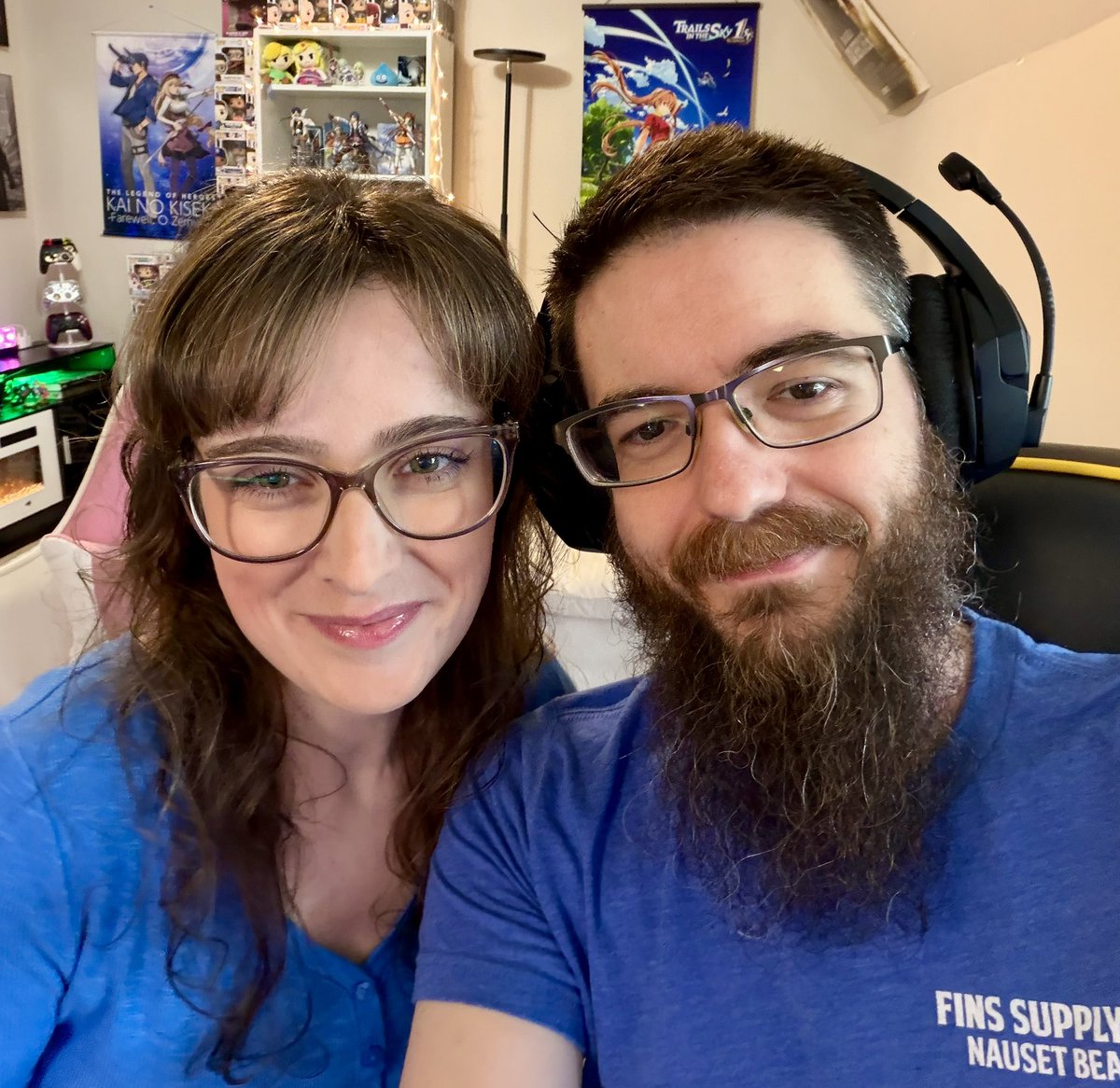 KisekiCouple's tweet photo. 🎮 LIVE now with PERSONA 3 🎮
https://t.co/dihBXVEa4i

We’re a JRPG loving couple adventuring in our first ever Person game 🥹

Come hang out, chat, and experience it with us this weekend! ✨
 #Persona3 #GamingCouple https://t.co/etSzyzuUCA