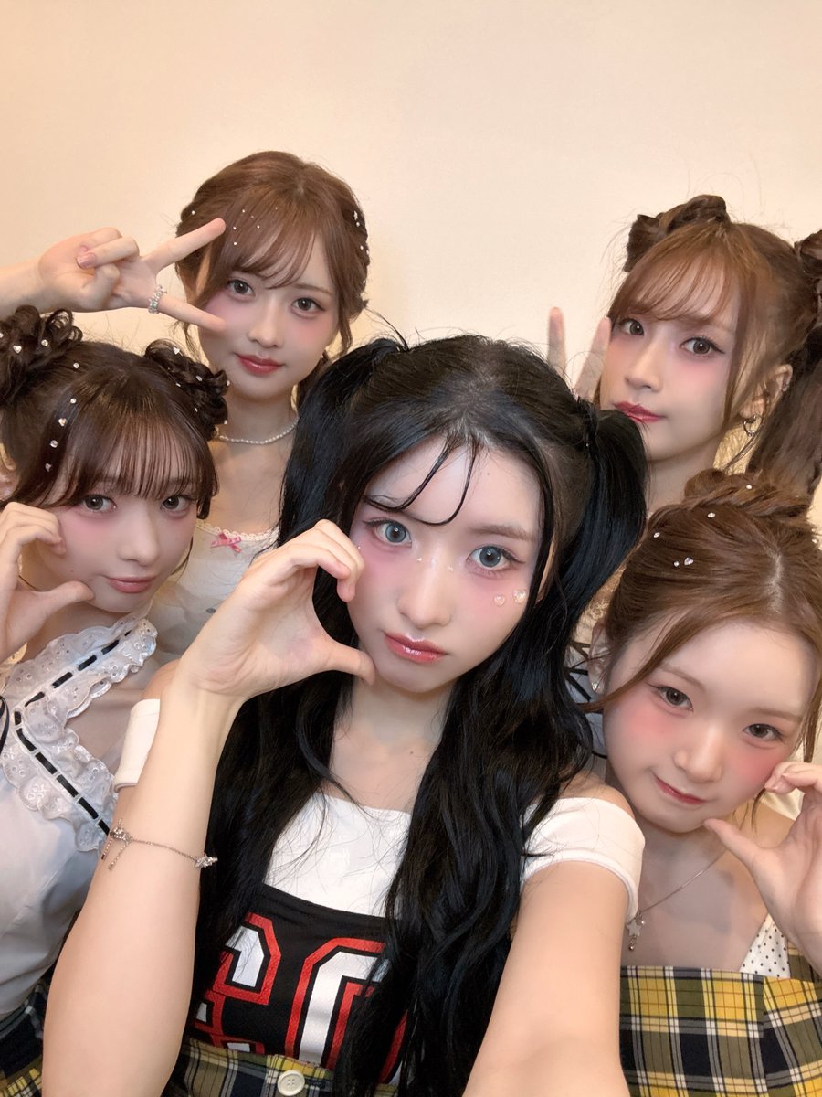 hitgspics's tweet photo. 260906 ~ HITGS on Instagram

: HITGS FAN CONCERT in JAPAN
[PAGE 1 : Teenager]

初めての東京でのファンコン、緊張しながらもワクワクした気持ちで一生懸命準備しました！HITGのみんな、楽しんでくれましたか？🥹 +

🎵HITGS - Gulliver!

#HITGS #힛지스 #Teenager #PAGE1 https://t.co/cnnDThmha1