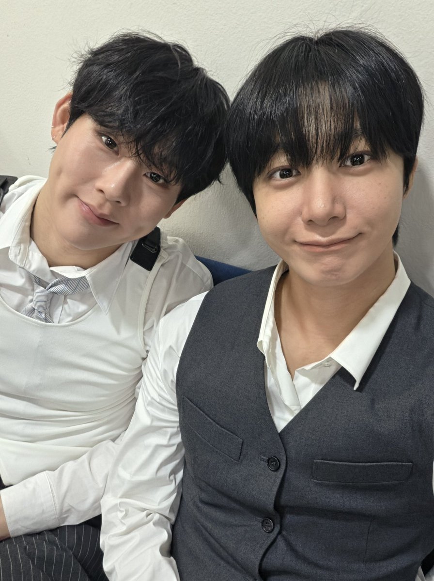 MONSTAXBASE's tweet photo. Hyungwon on Berriz (with Jooheon) #형원 #HYUNGWON #주헌 #JOOHONEY https://t.co/UDQ5QtknAt