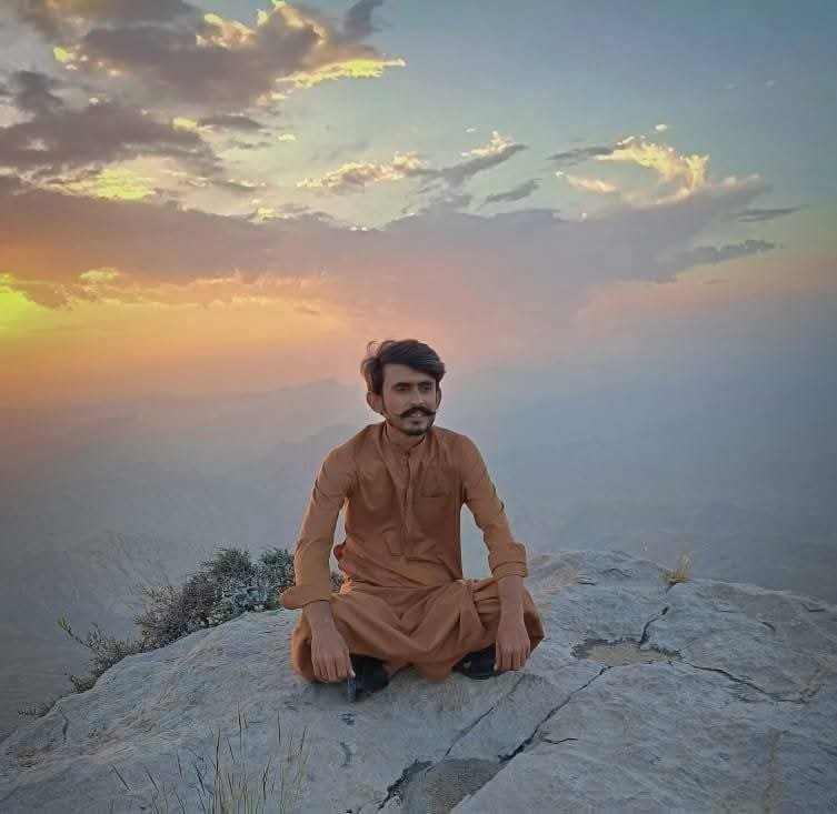 AfzalKhanJamali's tweet photo. Two young members of the ZAB Rabta Committee were kidnapped by Dadu Police without any justification. They were tortured throughout the night, despite there were no FIR or case registered against them.
This was a clear case of political victimisation. 1/3 @BhuttoZulfikar https://t.co/n9BKSpP2SV