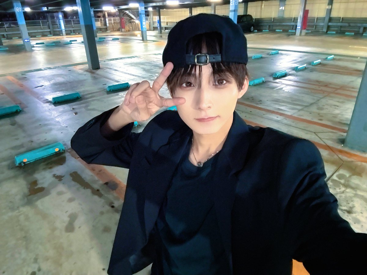 DefClass_Sola's tweet photo. 約3ヶ月間にわたるリリースイベントが、今日でひとつの区切りを迎えました✨️

振り返ると、本当に沢山の場所で、沢山の方と出会って、沢山の思い出を作ることができた3ヶ月でした🙂‍↕️

各地会いに来てくれたみんなはもちろん
遠くからSNSでいいねやコメント、シェアなどを通して応援してくれたみんなも！

みんなで過ごした嵐のような時間楽しかったです！🌪 
これからまた新しいスタート。
これからもたくさんのワクワクを届けていきます！

#DEFCLASS #嵐の素顔