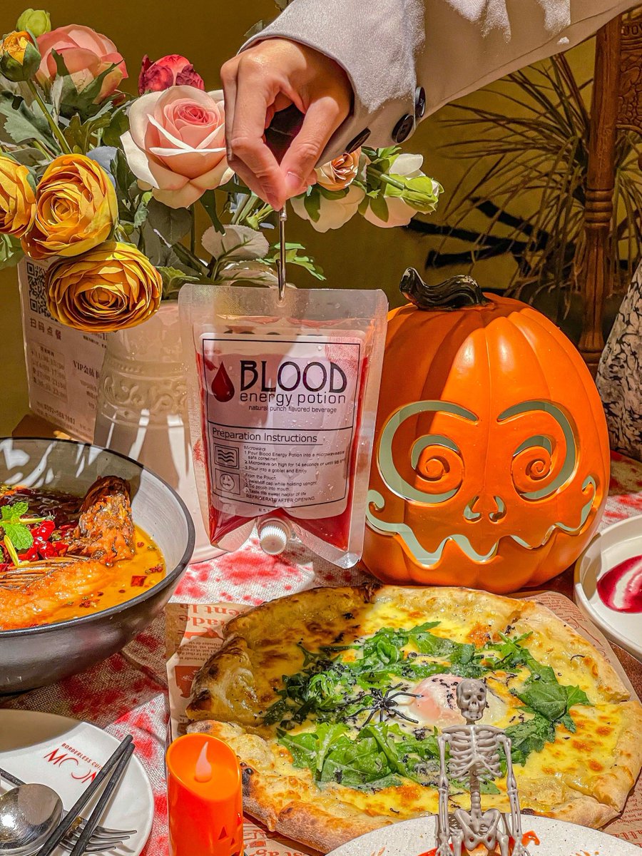 BuseGuleryyzi's tweet photo. Spooky season is here! Our Halloween Special Feast is packed with crispy fried pumpkin wings, ghost-shaped garlic bread u0026 creamy pumpkin soup—perfect for creepy-crawly dinner dates. Limited stock, grab yours tonight! https://t.co/VzsG8BnQvk