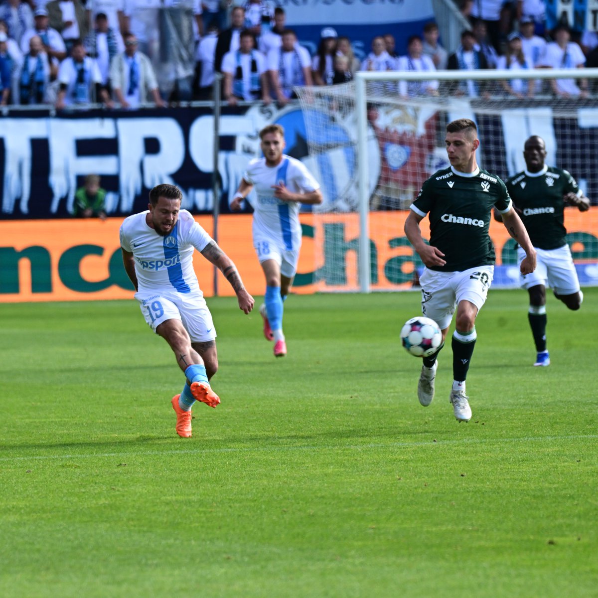 FCSlovanLiberec's tweet photo. ⏱️20' | #FKJLIB | 0:0 
Zatím měli více šancí domácí, ale stav zůstává bezbrankový. https://t.co/OHJzhuMaj4