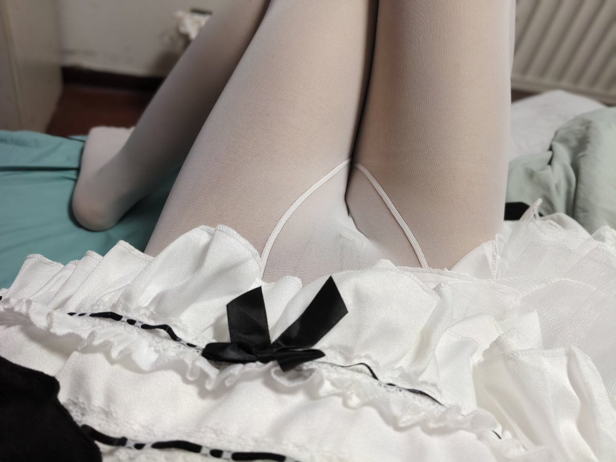 ajdk326514's tweet photo. 奈鱼姐姐的丝袜下面好像有奇怪的东东呢~ #药娘 #男娘 #白丝 #贞操锁 #洛丽塔 https://t.co/WuLjEIGAgz