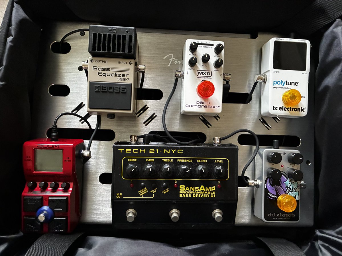 It_sonoGnu's tweet photo. Fenderボードに変えた
いよいよスイッチャーが欲しくなってきた…
#エフェクターボード2026秋 https://t.co/fa1EVX5ZuB