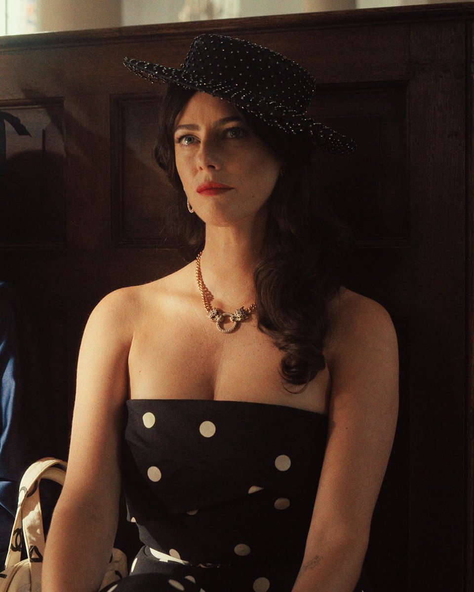 netflix's tweet photo. Kaya Scodelario as Susie Glass in The Gentlemen https://t.co/GOn5YunzOJ
