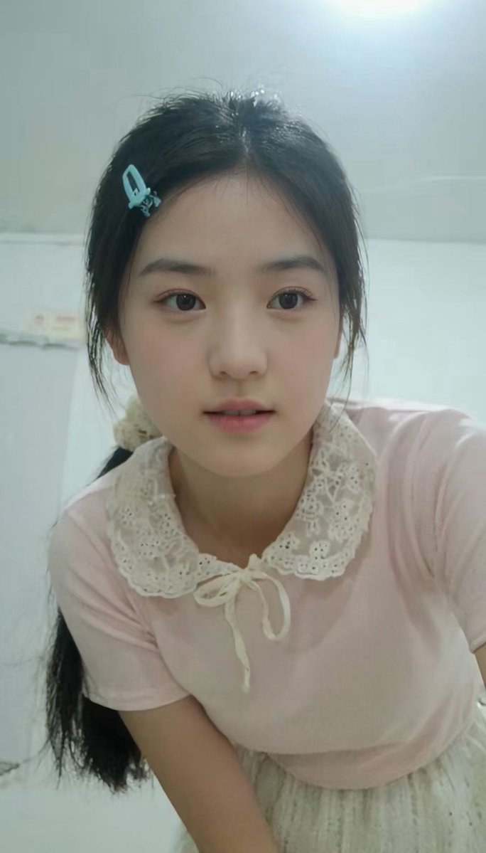 Ali00791269's tweet photo. 新人刚玩x～

刚开学彻底放飞！！新鲜的！

谁要锐评我准女大17岁的福 https://t.co/5Qpi6PWQXS