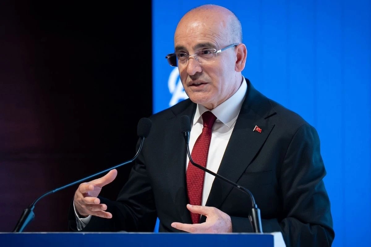 darkwebhaber's tweet photo. Mehmet Şimşek: 

 "Enflasyon bütün konjonktürlerde bırakın düşmeyi, kontrolden çıkabilirdi, çıkmadı. 

  Evet, arzuladığımız noktada değiliz. Başlangıçta hedeflerimiz tabii ki iddialıydı.   

2023'te deprem yaşandı, KKM'nin doğurduğu sonuçlar var, EYT var..." https://t.co/cd5XMNZ7T0