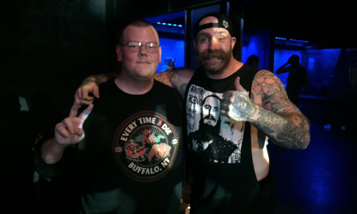 skinmeadow's tweet photo. from july 2017 at culture room in ft. lauderdale.
my sixth or seventh time seeing them by that point, and the night where we had properly met for the first time.
the following year, he’d ask if I’d do photos for ETID at Warped Tour for a couple shows. unimaginable. https://t.co/64fyTZAbFB