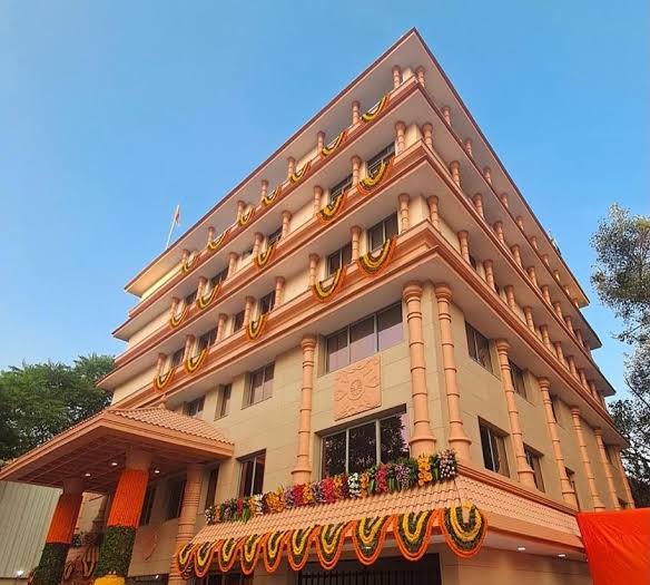 Control_Krishna's tweet photo. Image 1: RSS Headquarters in Delhi 
Image 2: BJP Central Office in Delhi
Image 3: BJP State Office in Delhi 

Image 4: 💔 https://t.co/IqH4k7vgN6