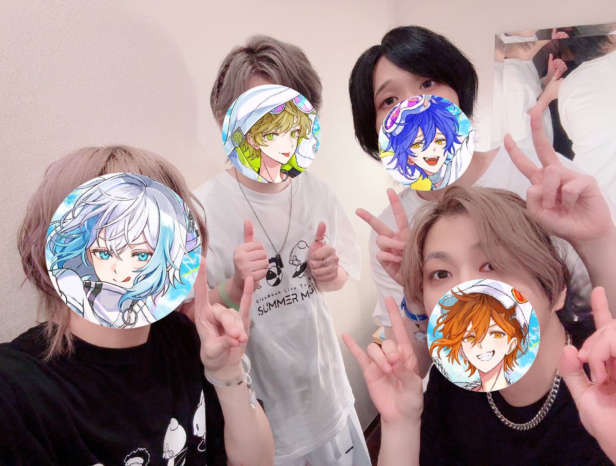 silvana4687's tweet photo. クレノアサマーツアー東京ファイナルお疲れ様でしたァァァァ😭😭😭完走しましたぁぁぁぁぁやったァァァァ_(꒪ཀ꒪」∠)_

本当にみんなのおかげです。
参加してくれたゲストのメンバー
支えてくれたバンドメンバー
スタッフの皆様
そして応援してくれたみんなに感謝です🙏

本当にありがとうううううう(  ✋˘ ˘👌  )

号泣きしてすみませんでしたっっっ😭
膝添えておきます🫡

#クレノア