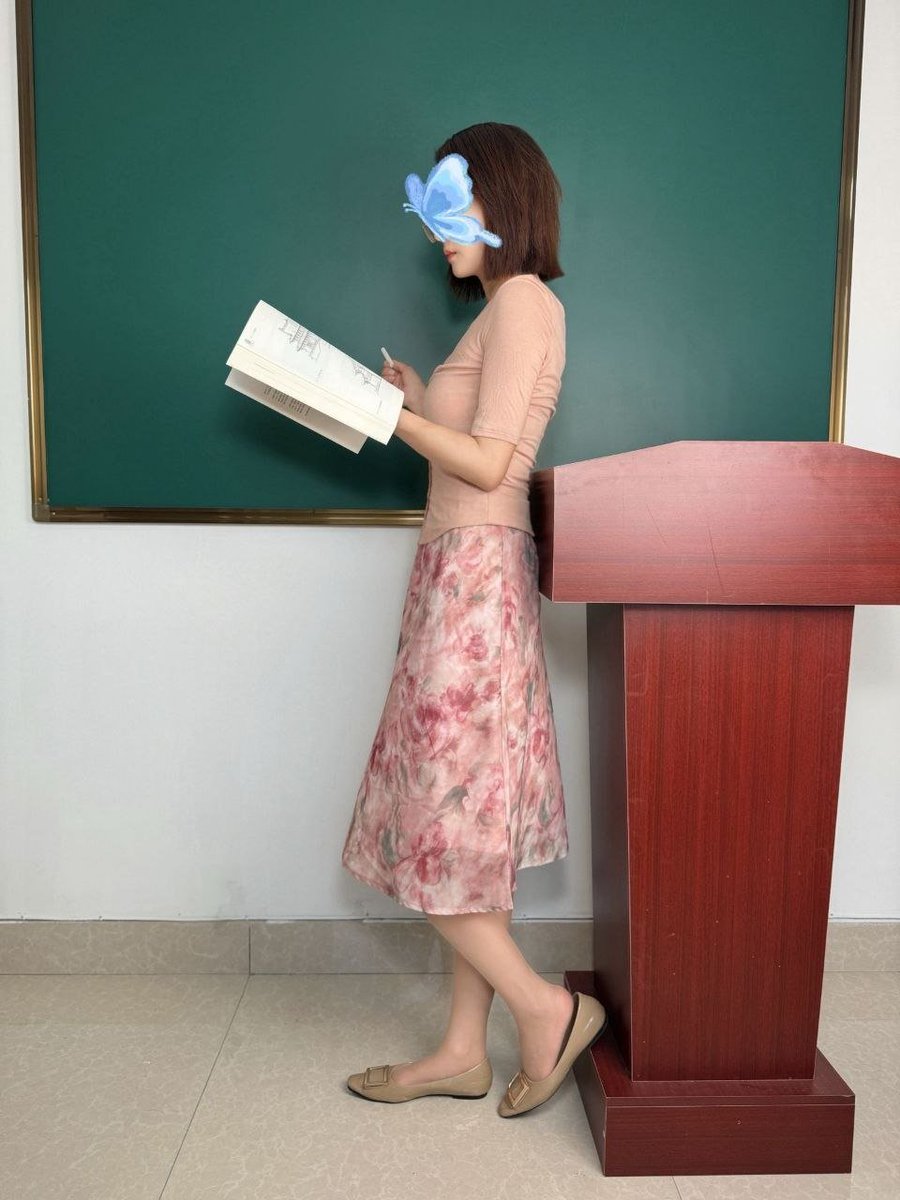 AprilAyala84805's tweet photo. 开学两天了，还是能明显感觉到同学们的玩心还是没收回来 https://t.co/IWSlCWPTTg