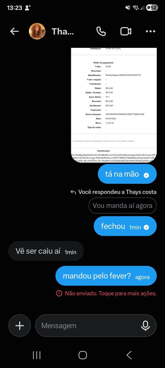 Giba795's tweet photo. cuidado aí guys que querem ir na bienal do livro, essa thays da golpe https://t.co/IWKAprmA38