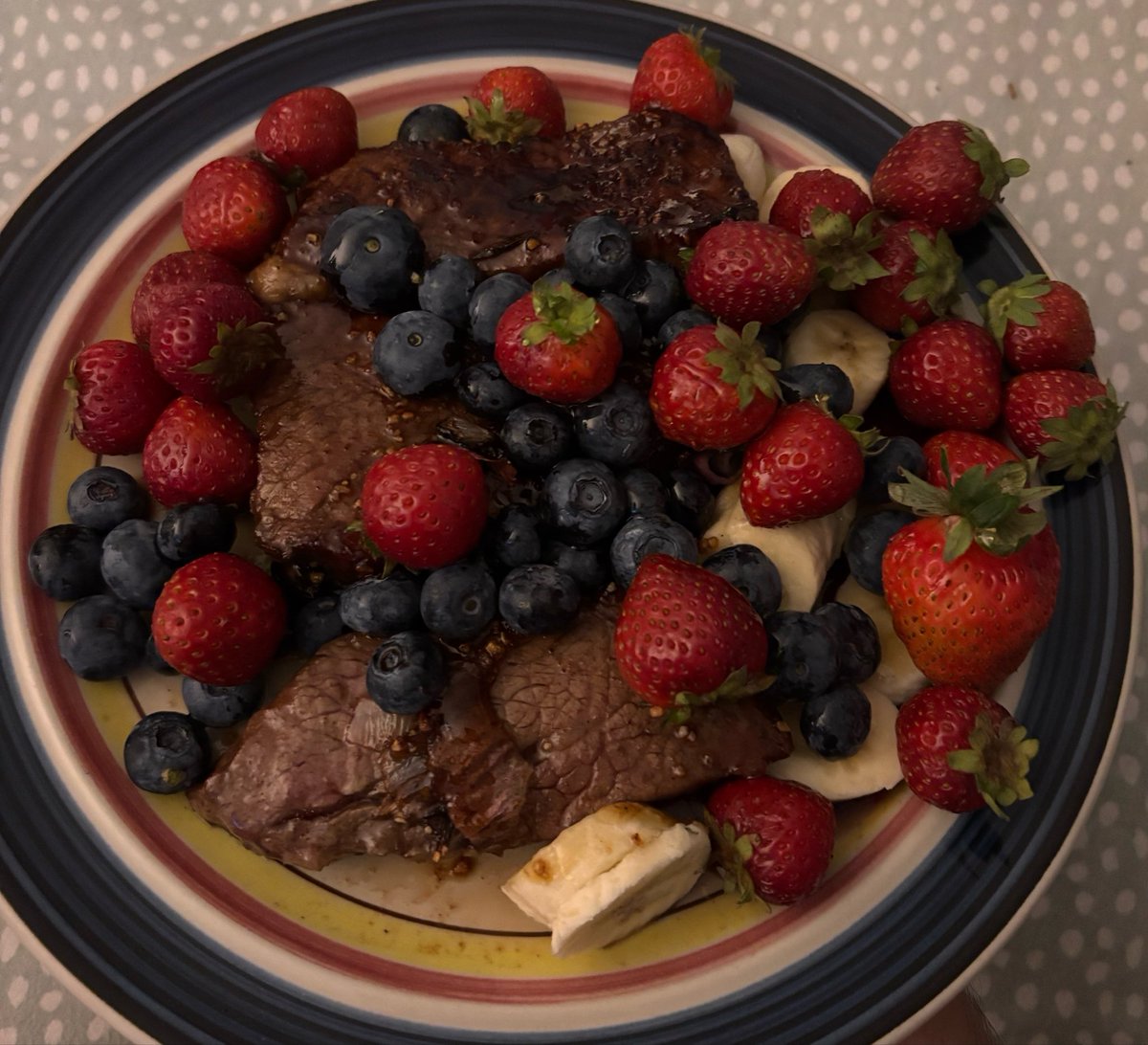 kaschronicle's tweet photo. Made steak with berries and honey (bear meal), everyone who didn’t eat it made fun of me but everyone who tried it called me a genius https://t.co/TIED38zZwP