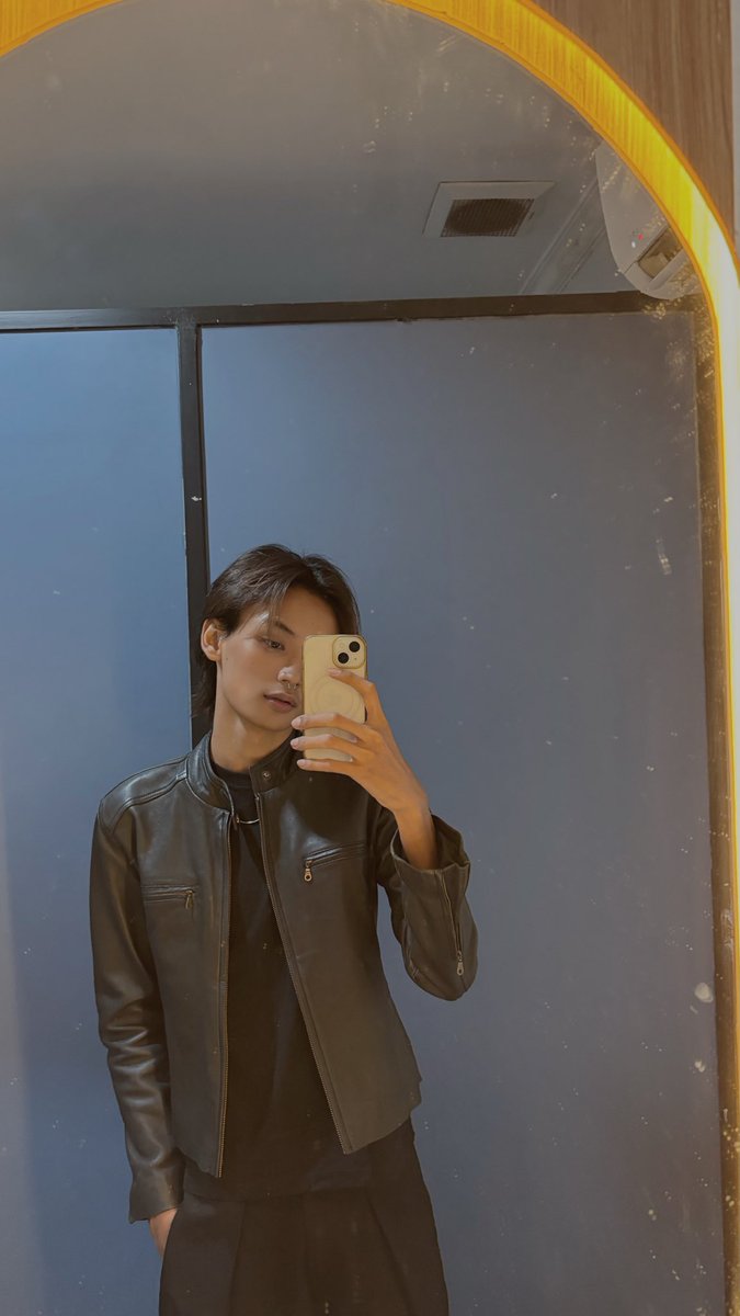 nielsites's tweet photo. [QUEER FRIENDSHIP APPLICATION] name : Niel
age : 24 occupation : Marketings
height : 178 mbti : entj
hobby : sleeping, pods while sleeping, marah-marah, rungsing 24/7
fun fact : bisa gerakin betis wkwkw https://t.co/Nv5W6tcU79