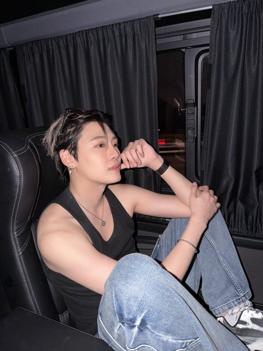 BP_FITCHEK's tweet photo. ⟡₊˚⊹✦260906 | lG: bb0un
BOUNPREM FANMEET EM SAMPA
๑BOUN
*PASET
@actu_Balenciaga
@gucci
@_BLUEELEPHANT_
@BichamondTH
#bb0un #บุ๋นนพณัฐ
#BOUNPREM1stFMinSaoPaulo
#BPFitCheck https://t.co/Sl8dj5zhHK