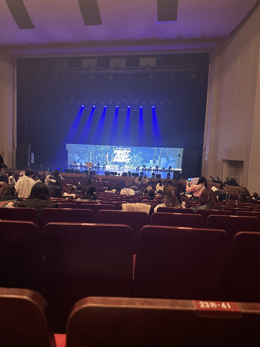 TVXQ_maxho's tweet photo. 今朝、写真を見返してエモくなってた…ドームって本当すごいね🌙 https://t.co/i59CQlOuAm