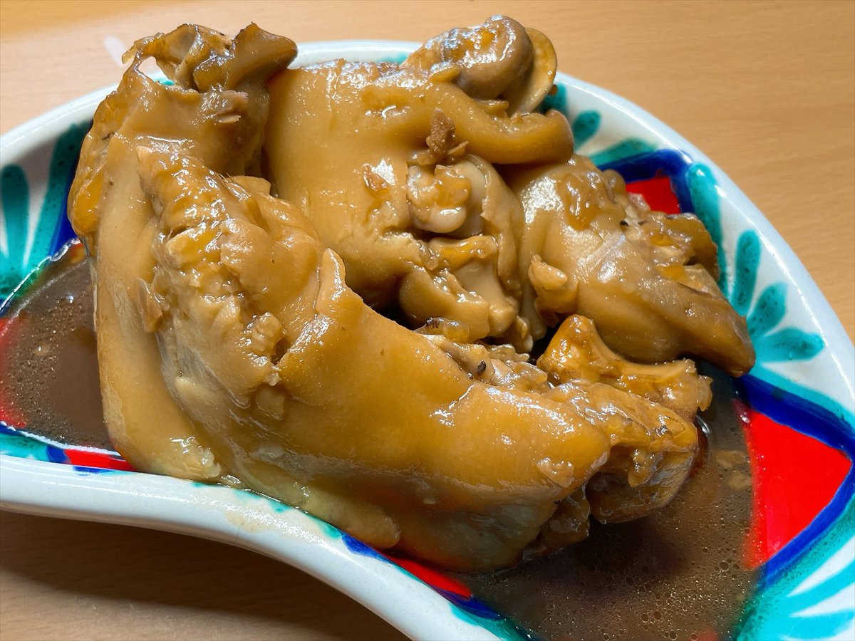 withremrem's tweet photo. 調子悪過ぎて抱えてる仕事を土曜日に稼働して取り繕った日のランチ
前日に社会復帰する準備で豚足煮た
魚よしの刺し盛で元気になる、感謝
#糖質制限 #ダイエット #魚食 #断酒 #16時間断食 https://t.co/g2k2fN1gDZ