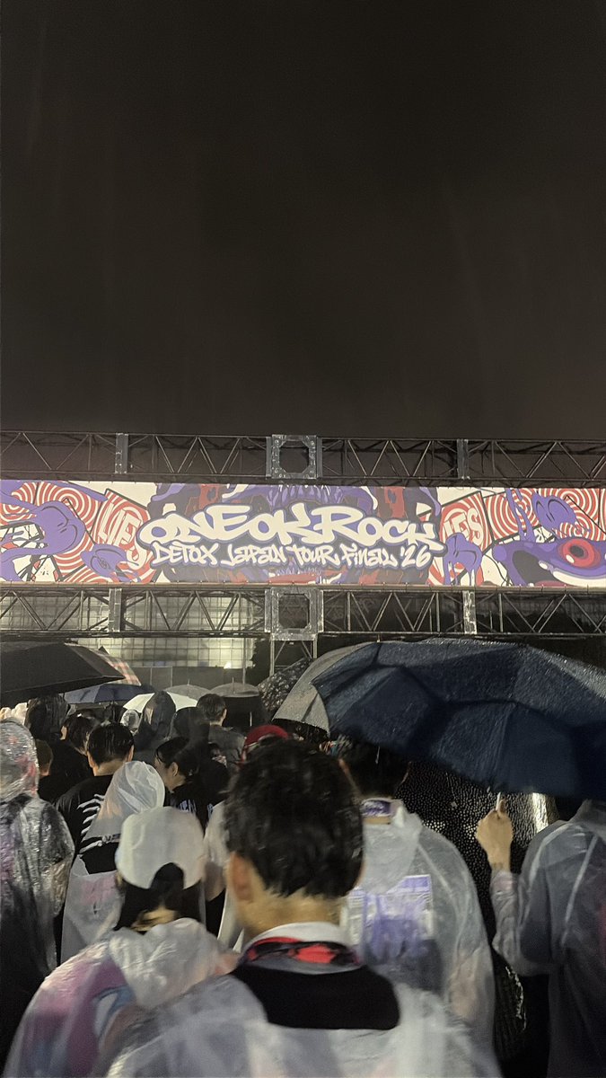 myonn_np's tweet photo. ワンオクZOZOマリン2日目楽しかった！
過去一ダイブして頭振りまくった🌀
B2ブロックで一緒に楽しんでくださった皆様ありがとうございます
DETOX最高だった〜🙌🏻💕
 #DETOX #ONEOKROCK https://t.co/4Ql1Uv88Zm