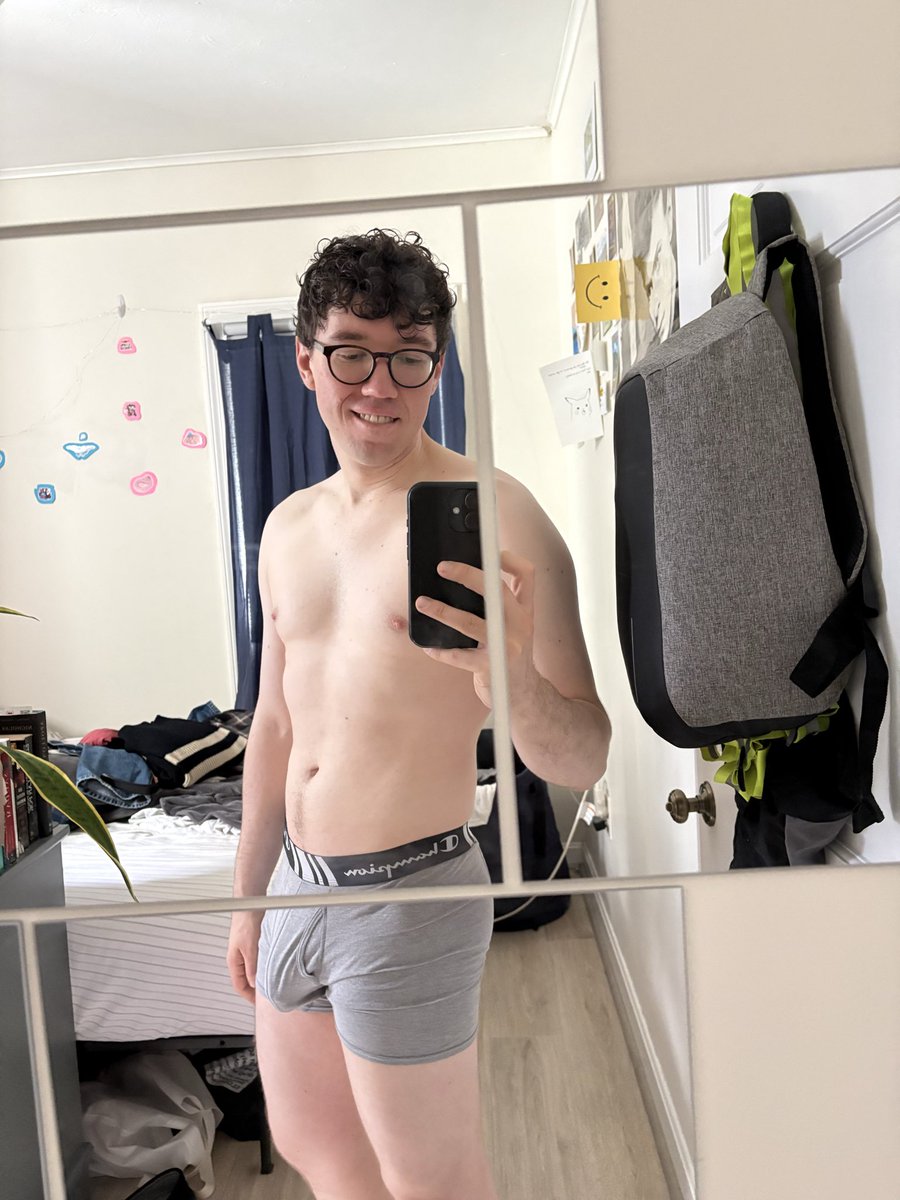 mslayultra's tweet photo. This lecherous man is going to meal prep and dust his apartment while listening to The Smiths today https://t.co/GqvVCrguEz