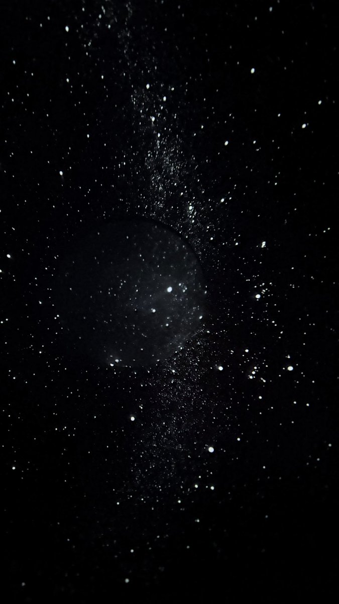 g53m_x's tweet photo. 無心になりたくて、というか心を浄化したくて室内用プラネタリウム買った‼️‼️
もちろん本物の星には敵わないけど音楽もついてて癒される🎶
ただストレスで衝動買いしちゃったからしばらくもやし生活しなきゃ^^;; https://t.co/OVy8ptlqX9