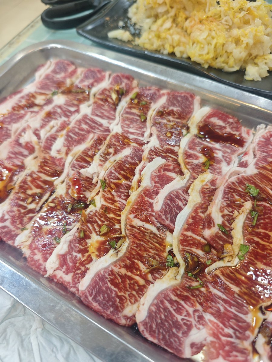Neonzmvd's tweet photo. 平平无奇的干饭记录，很能吃肉一男的 https://t.co/om8dYvYvtT