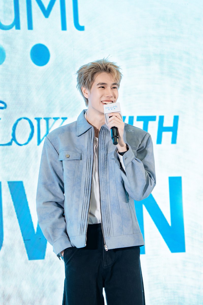 MizuMi_Malaysia's tweet photo. Thank you so much for joining our Exclusive Event with Phuwin!

MIZUMI FIRST GLOW WITH PHUWIN

#MizuMiFirstGlowWithPhuwin
#MizuMixPhuwin
#MizuMixWatsonsMY
#MizuMiMY https://t.co/ofAu0321xc