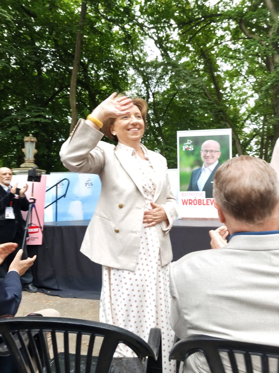 RobBorkiewicz's tweet photo. Wyśmienici goście i świetna atmosfera na Wielkopolskim Pikniku Rodzinnym PiS 💪💪💪🇵🇱🇵🇱🇵🇱 https://t.co/7cEn5c3L3O